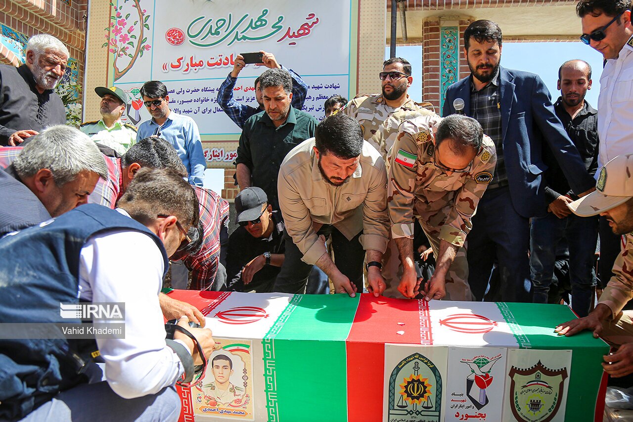 تصاویر: تشییع پیکر «محمدمهدی احمدی» که در نبرد با طالبان شهید شد