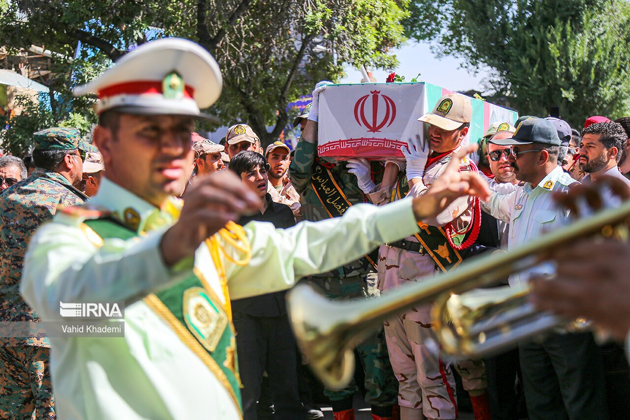 تصاویر: تشییع پیکر «محمدمهدی احمدی» که در نبرد با طالبان شهید شد