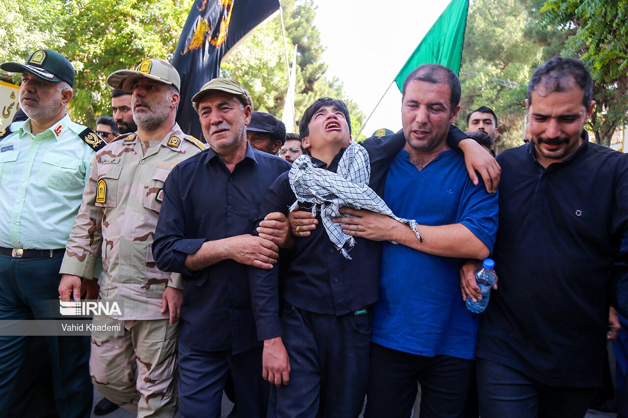 تصاویر: تشییع پیکر «محمدمهدی احمدی» که در نبرد با طالبان شهید شد