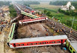 ویدیو / تصویر هوایی از صحنه تصادف قطار در هند با ۳۰۰ نفر کشته