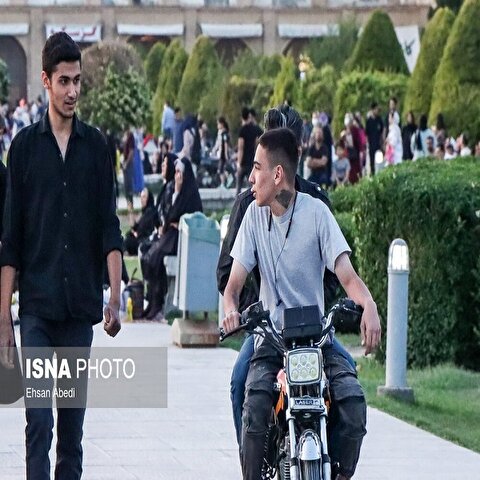 تصاویر: میدان نقش جهان یا پیست موتور سواران