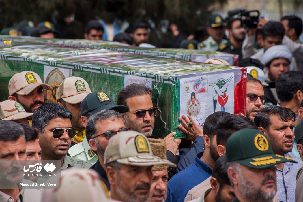 تصاویر: تشییع پیکر ۵ شهید مرزبانی در «زاهدان»
