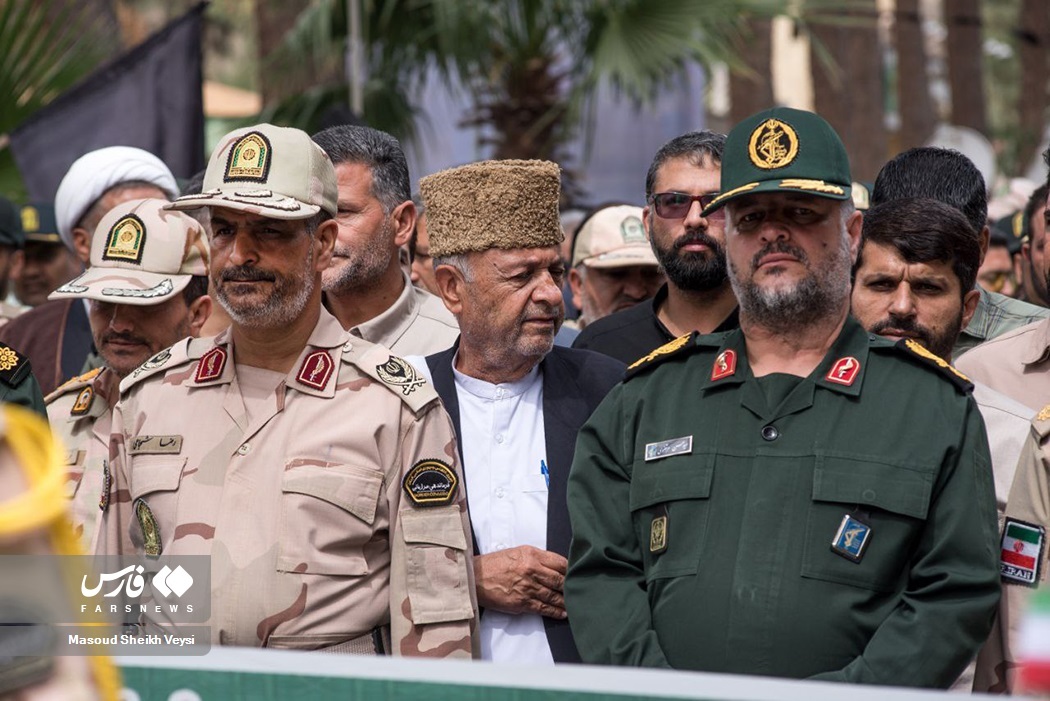 تصاویر: تشییع پیکر ۵ شهید مرزبانی در «زاهدان»