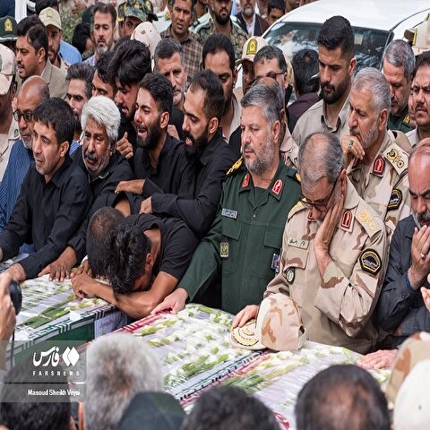 تصاویر: تشییع پیکر ۵ شهید مرزبانی در «زاهدان»