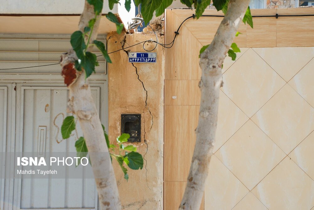 تصاویر: اصفهان در حال بلعیده شدن!