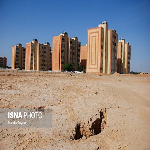 تصاویر: اصفهان در حال بلعیده شدن!