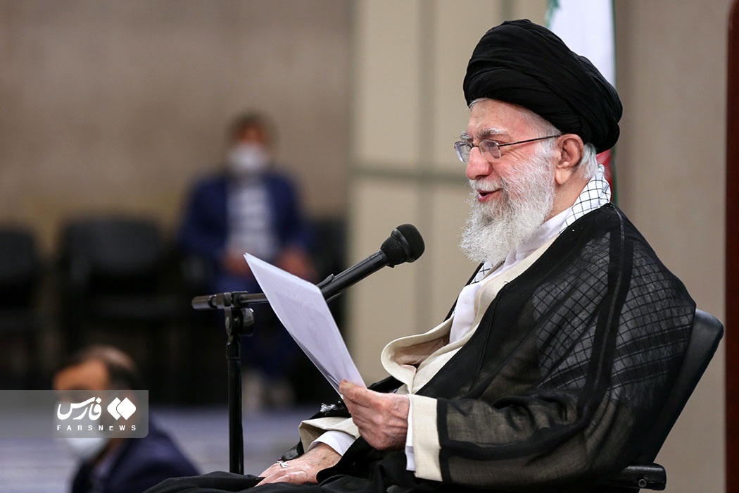 تصاویر: قرائت خطبه عقد خواهر شهید توسط مقام معظم رهبری