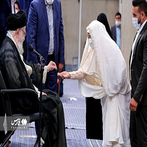 تصاویر: قرائت خطبه عقد خواهر شهید توسط مقام معظم رهبری