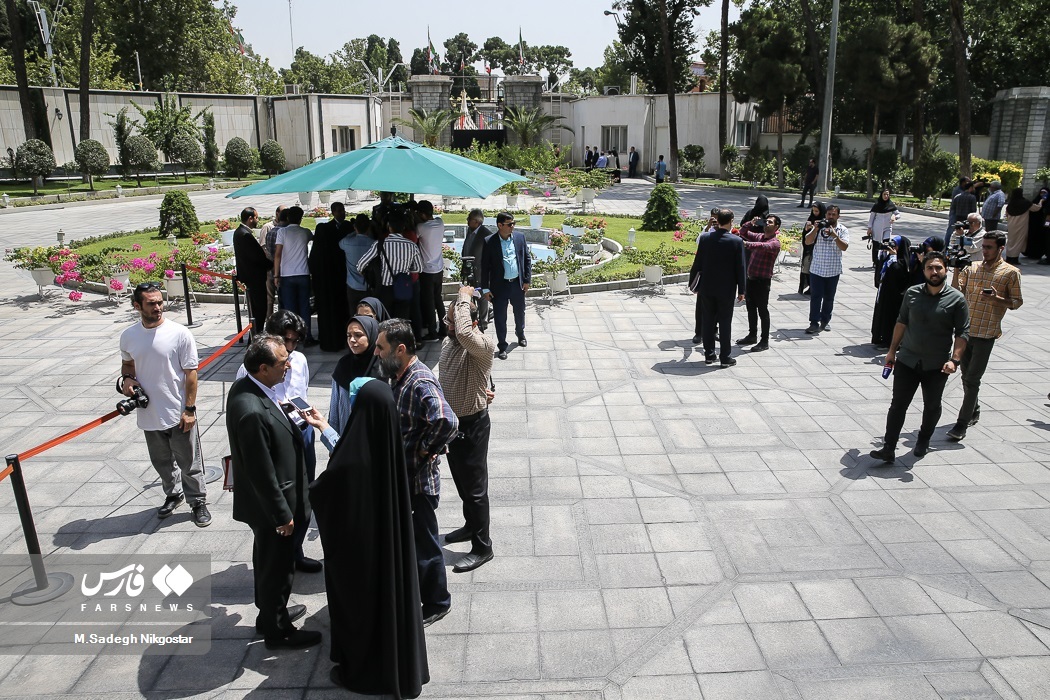 تصاویر: حاشیه جلسه هیئت دولت