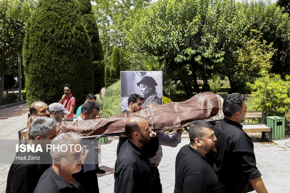 تصاویر: بدرقه پیکر خسرو حسن‌زاده در خانه هنرمندان