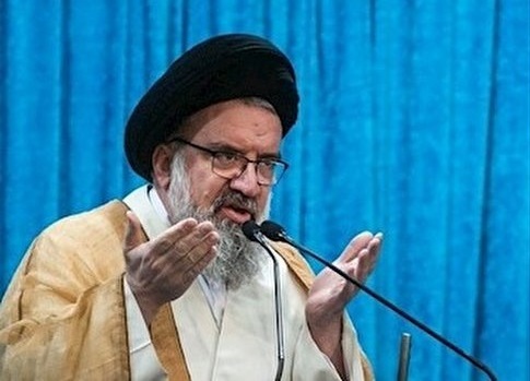 امروز اردوگاه حسین (ع) اردوگاه نظام اسلامی است / برخی با عناد با خاندان علی (ع) راهپیمایی غدیر را دولتی عنوان می‌کنند و می‌نویسند باید این هزینه، صرف نگهداری یوزپلنگ می‌شد / یکی از راه‌های مقابله با بی حجابی همین تجمعات قانونی عفاف و حجاب است