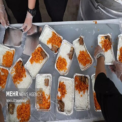 تصاویر: پخت ۷۲ دیگ غذای نذری به‌مناسبت ایام محرم در تبریز