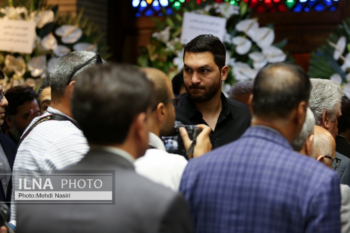 تصاویر:  مراسم ختم مادر اسحاق جهانگیری