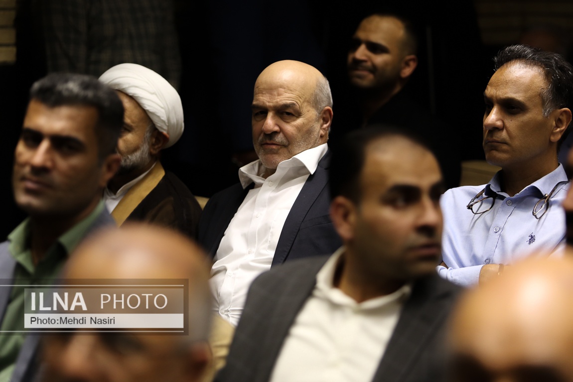 تصاویر:  مراسم ختم مادر اسحاق جهانگیری