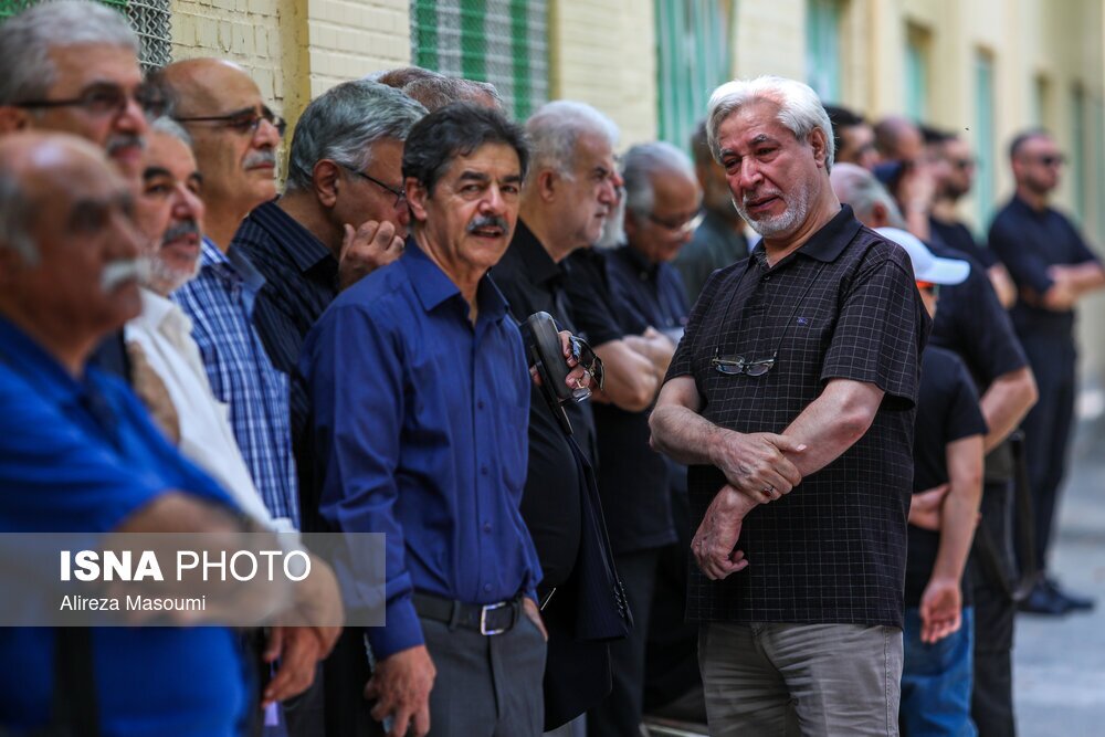 تصاویر: مراسم تشییع پیکر ایرج تقی پور