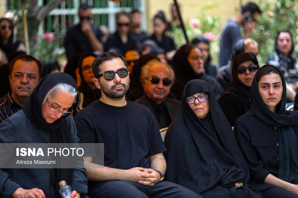 تصاویر: مراسم تشییع پیکر ایرج تقی پور