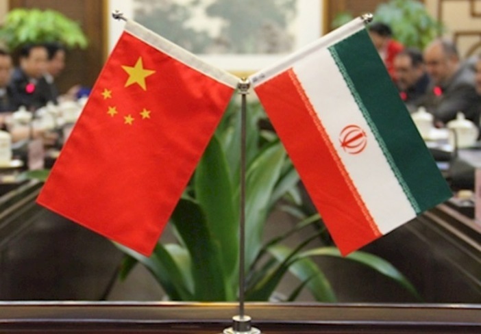 چینی ها ملاحظاتی دارند که هزینه همکاری‌های‌شان با ایران زیاد نشود / الگو رفتاری چینی ها به این شکل نیست که با ما در شرایط تحریمی کار کنند / آنها معطل ما نمی‌شوند تا مشکلمان را حل کنیم