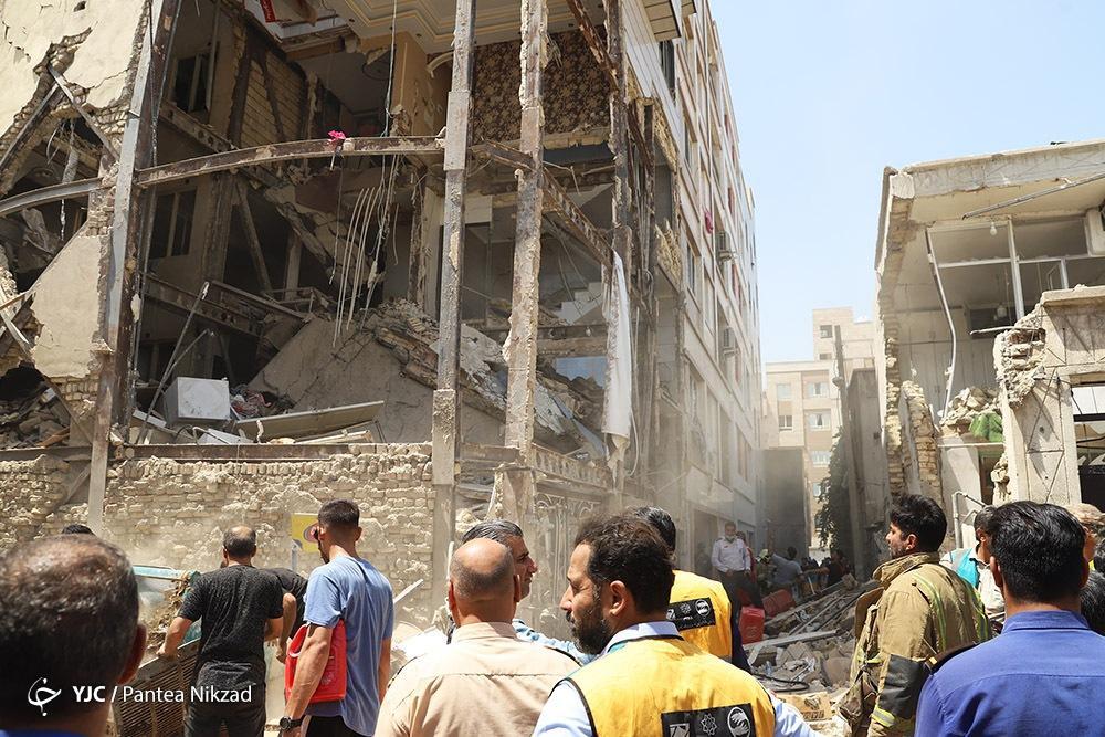 تصاویر:  انفجار شدید در یک ساختمان ۳ طبقه مسکونی در جوانمرد قصاب