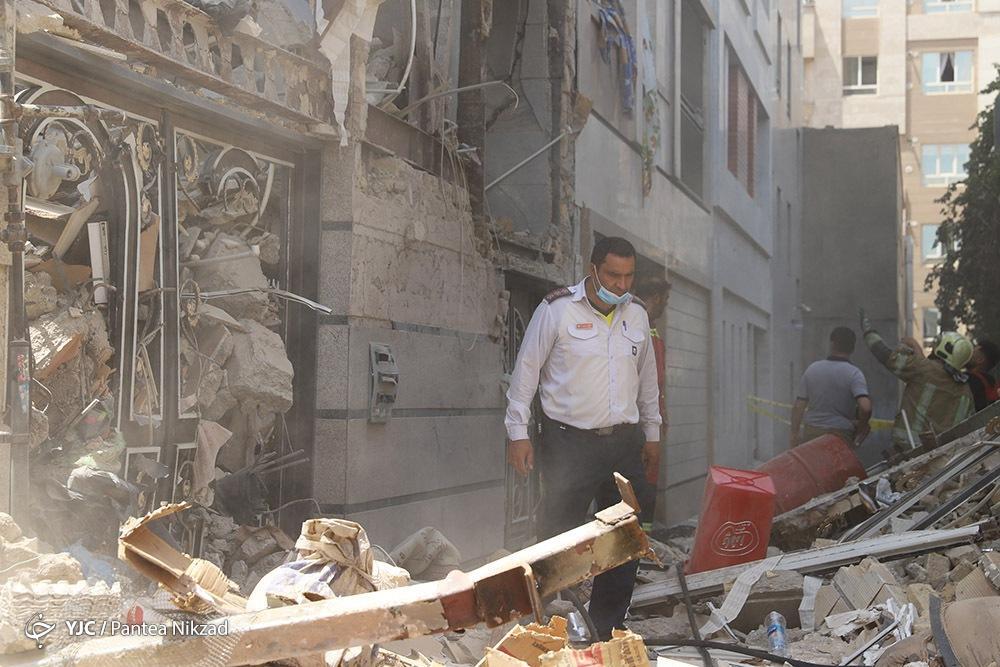 تصاویر:  انفجار شدید در یک ساختمان ۳ طبقه مسکونی در جوانمرد قصاب