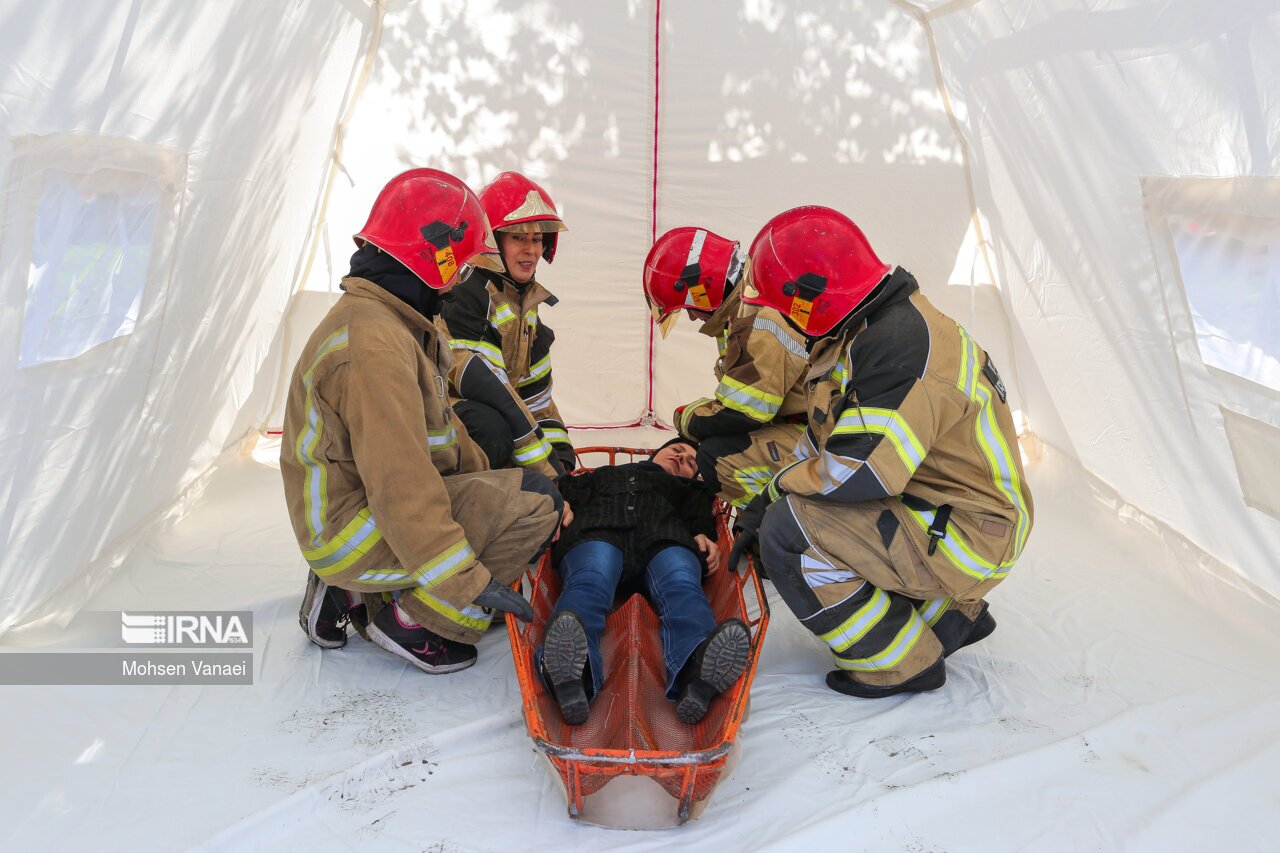 تصاویر: اختتامیه اولین گروه آتش‌نشانان داوطلب