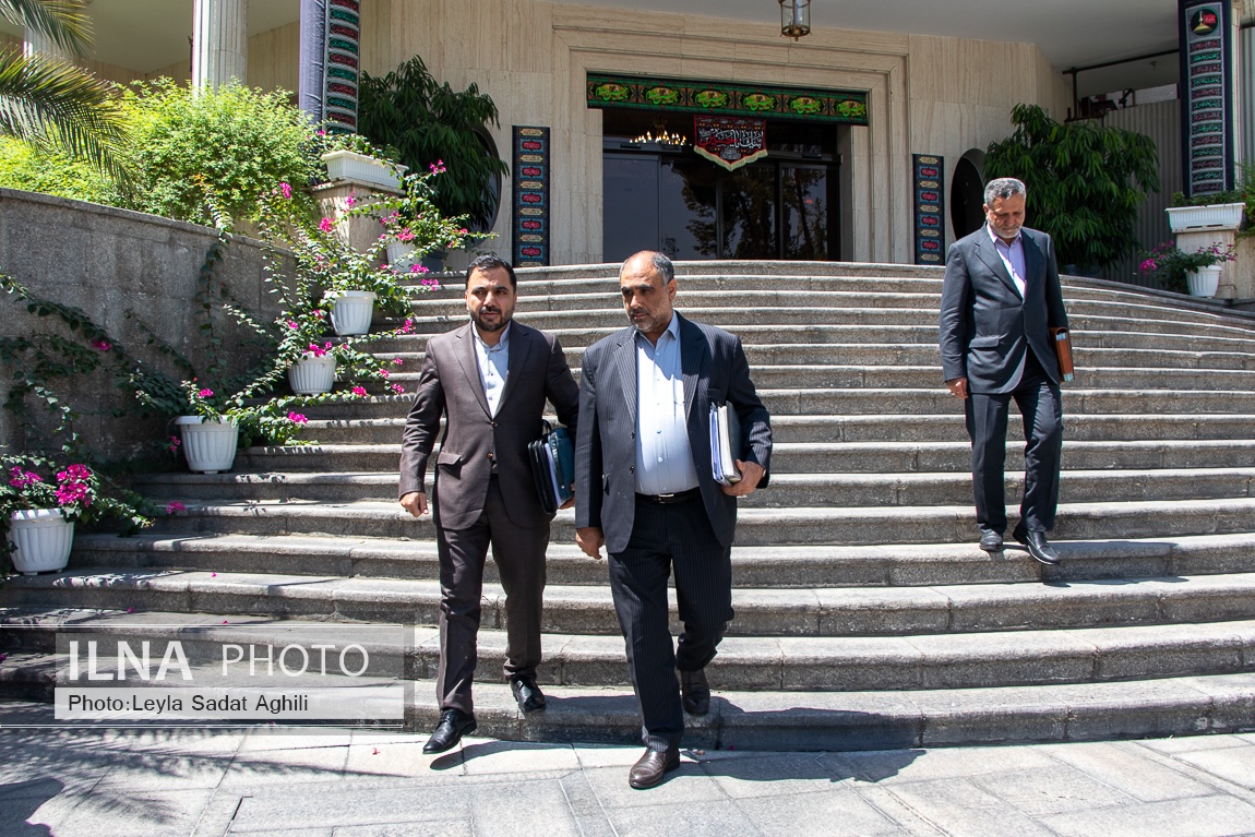 تصاویر: حاشیه هیئت دولت - ۲۵ مرداد