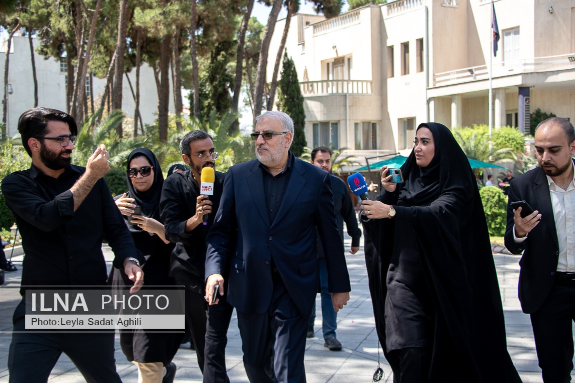 تصاویر: حاشیه هیئت دولت - ۲۵ مرداد