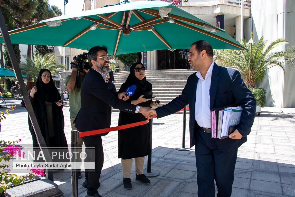 تصاویر: حاشیه هیئت دولت - ۲۵ مرداد