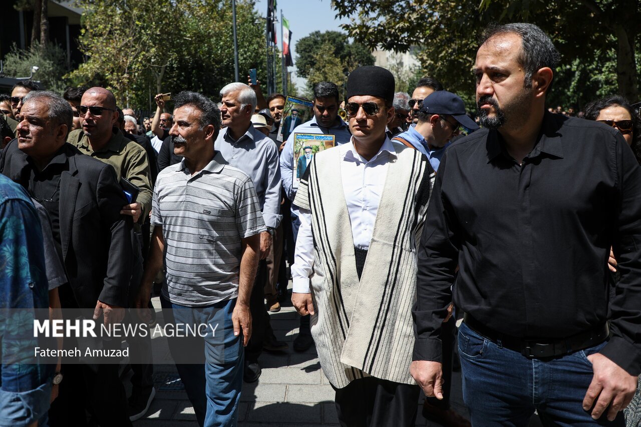 تصاویر: تشییع پیکر مرحوم محمدعلی اسماعیلی نوازنده پیشکسوت تمبک