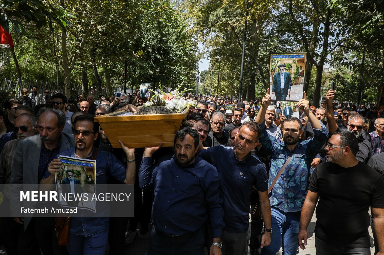 تصاویر: تشییع پیکر مرحوم محمدعلی اسماعیلی نوازنده پیشکسوت تمبک