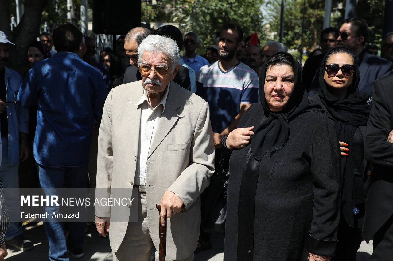 تصاویر: تشییع پیکر مرحوم محمدعلی اسماعیلی نوازنده پیشکسوت تمبک