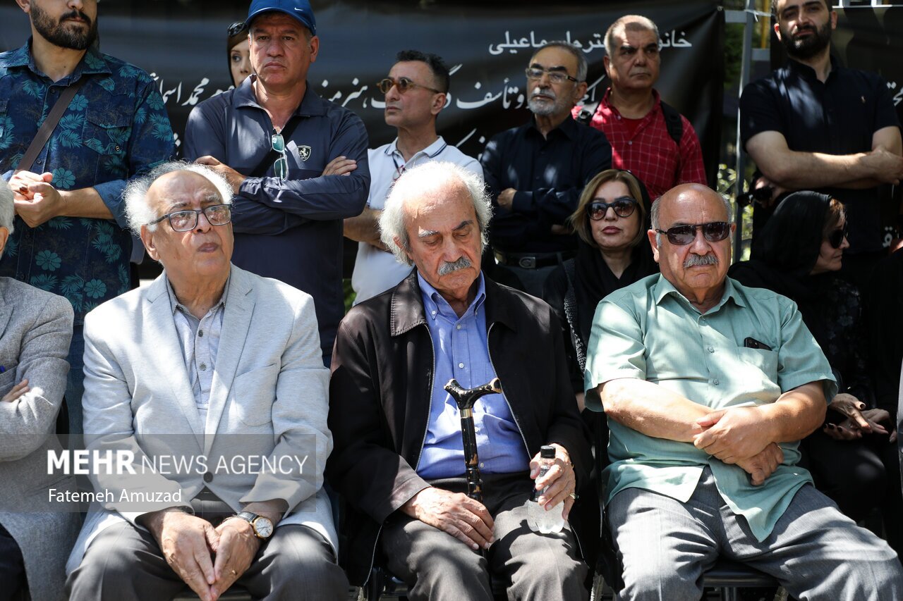 تصاویر: تشییع پیکر مرحوم محمدعلی اسماعیلی نوازنده پیشکسوت تمبک