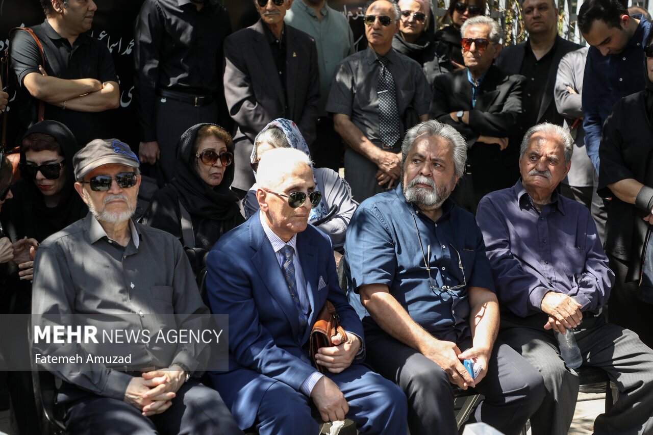 تصاویر: تشییع پیکر مرحوم محمدعلی اسماعیلی نوازنده پیشکسوت تمبک