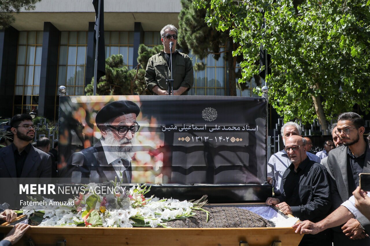 تصاویر: تشییع پیکر مرحوم محمدعلی اسماعیلی نوازنده پیشکسوت تمبک