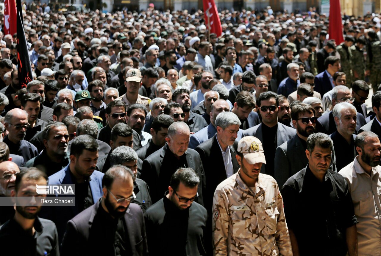 تصاویر: تشییع پیکر شهدای حرم شاهچراغ (ع)