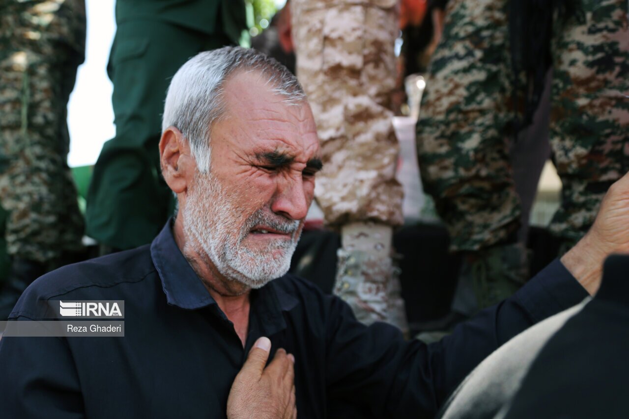 تصاویر: تشییع پیکر شهدای حرم شاهچراغ (ع)