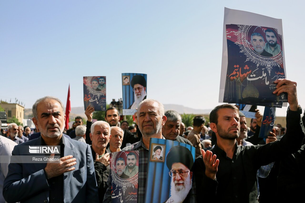 تصاویر: تشییع پیکر شهدای حرم شاهچراغ (ع)