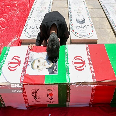 تصاویر: تشییع پیکر شهدای حرم شاهچراغ (ع)