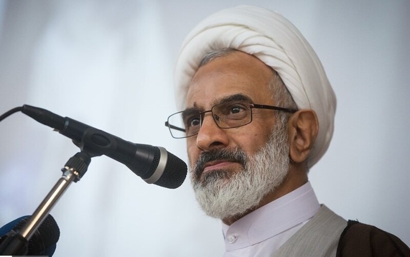 نباید اجازه دهیم دشمن قله‌های فکری جوانان را تصاحب کند / دشمن در تلاش است سبک زندگی غربی را در خانواده‌های ایرانی ترویج کند