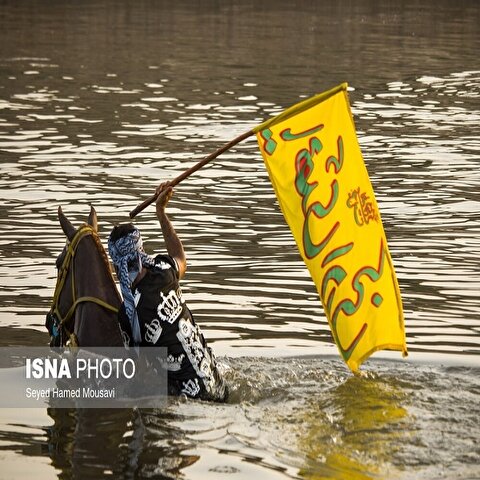 تصاویر: گذر زائران اربعین حسینی از رودخانه دز