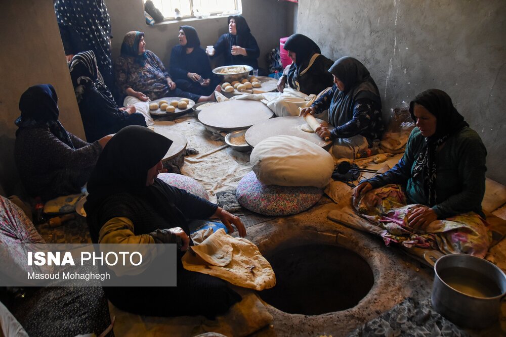 تصاویر: آیین سنتی پخت نان نذری در روستای لاسجرد سرخه - سمنان