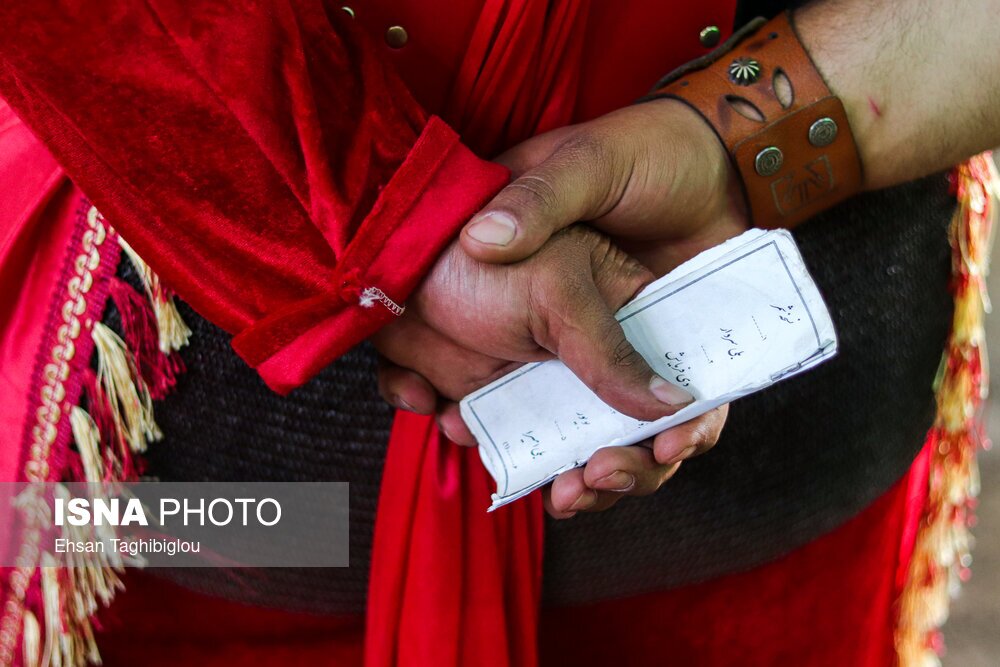 تصاویر:  تعزیه خوانی ۴۰۰ ساله شهر ارمغانخانه