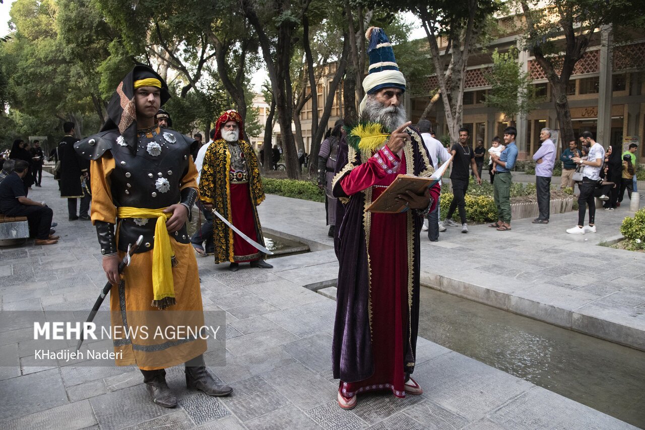 تصاویر: آئین عاشورایی - گذرچهارباغ اصفهان