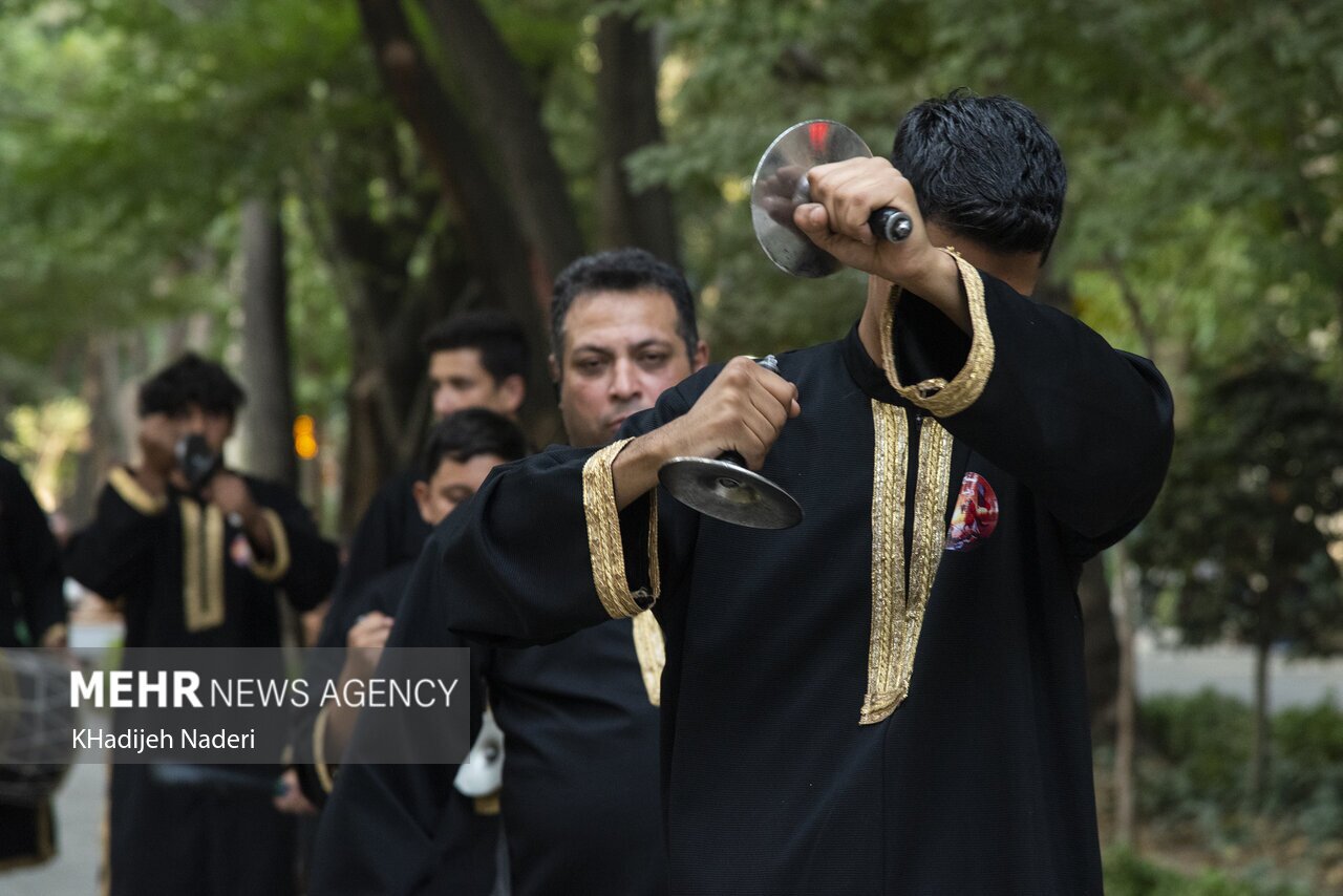 تصاویر: آئین عاشورایی - گذرچهارباغ اصفهان