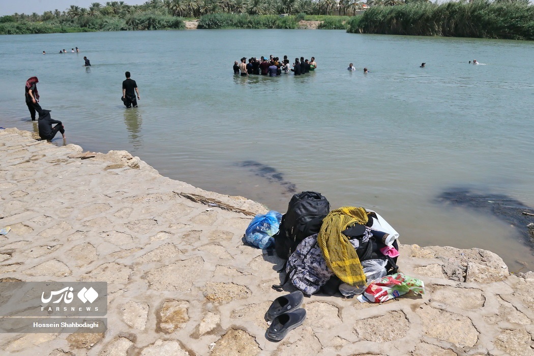 تصاویر: روضه زائران امام حسین(ع) در رود فرات