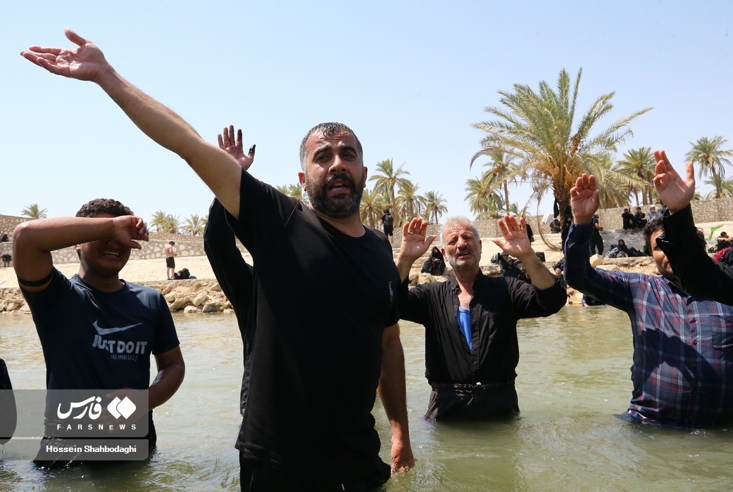 تصاویر: روضه زائران امام حسین(ع) در رود فرات