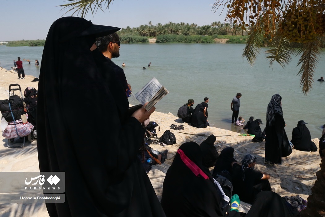 تصاویر: روضه زائران امام حسین(ع) در رود فرات