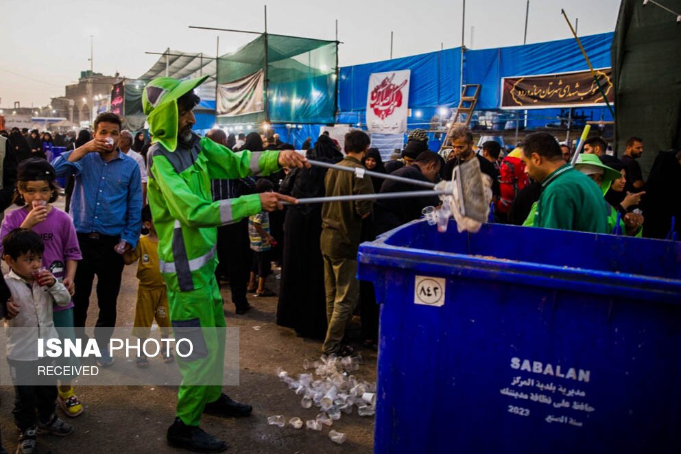 تصاویر: خدمت رسانی پاکبانان شهرداری تهران در نجف و کربلا