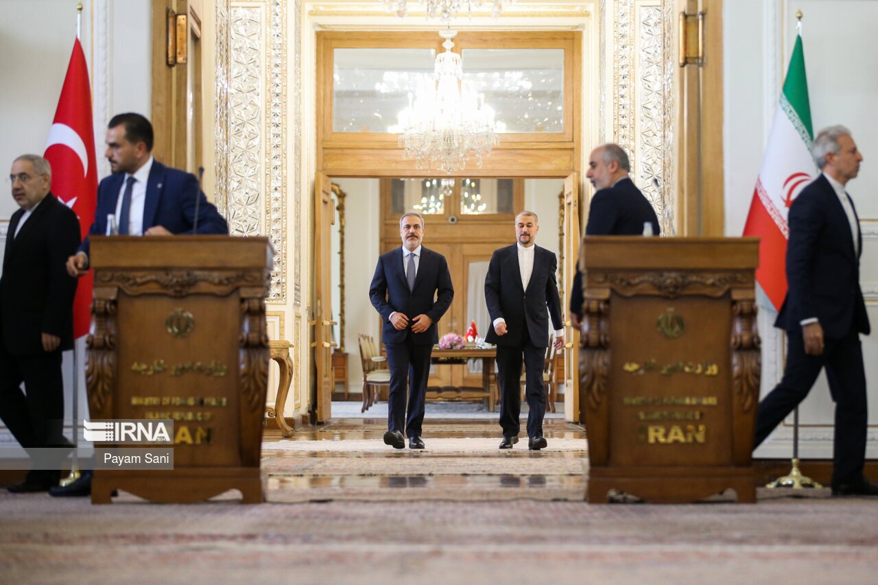 تصاویر: دیدار وزرای خارجه ترکیه و ایران