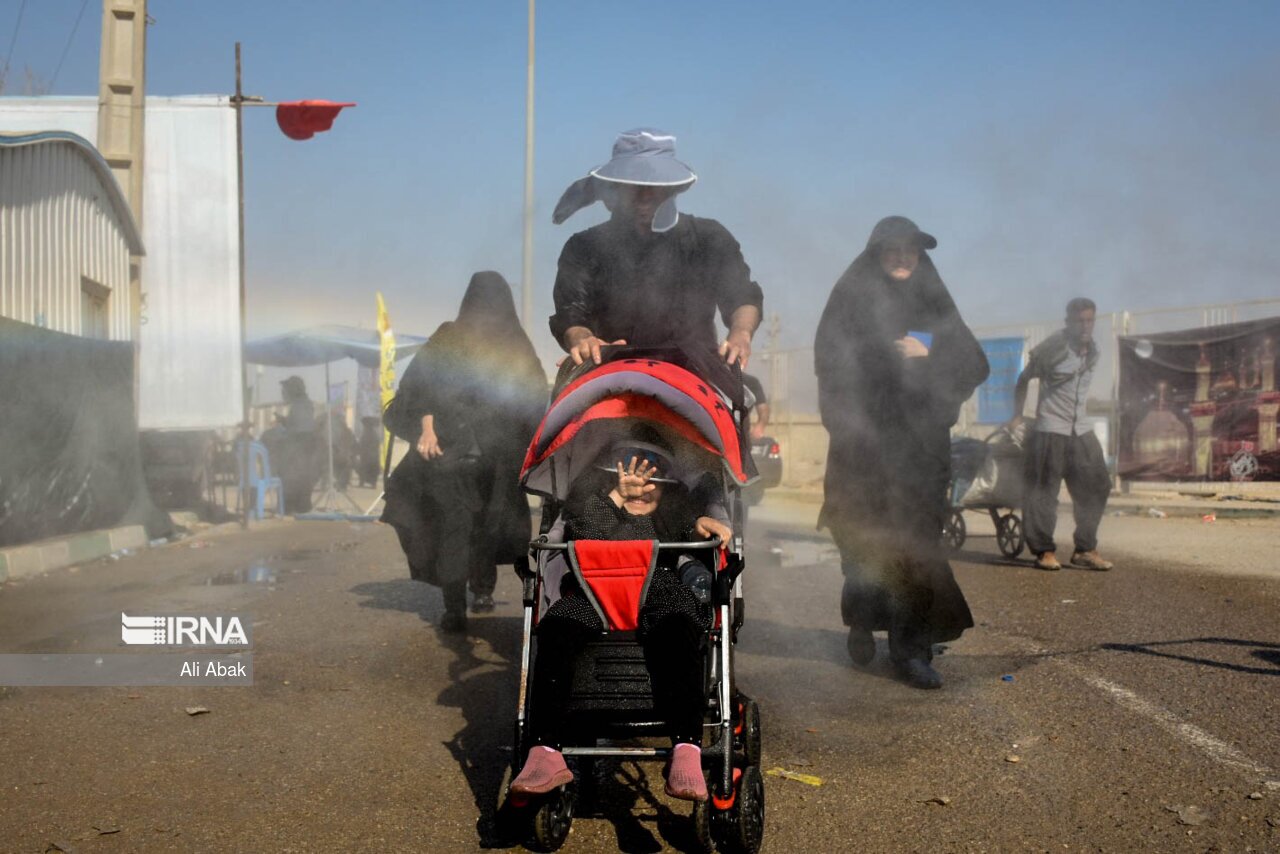 تصاویر: خدمت رسانی به زائران اربعین در مرز مهران