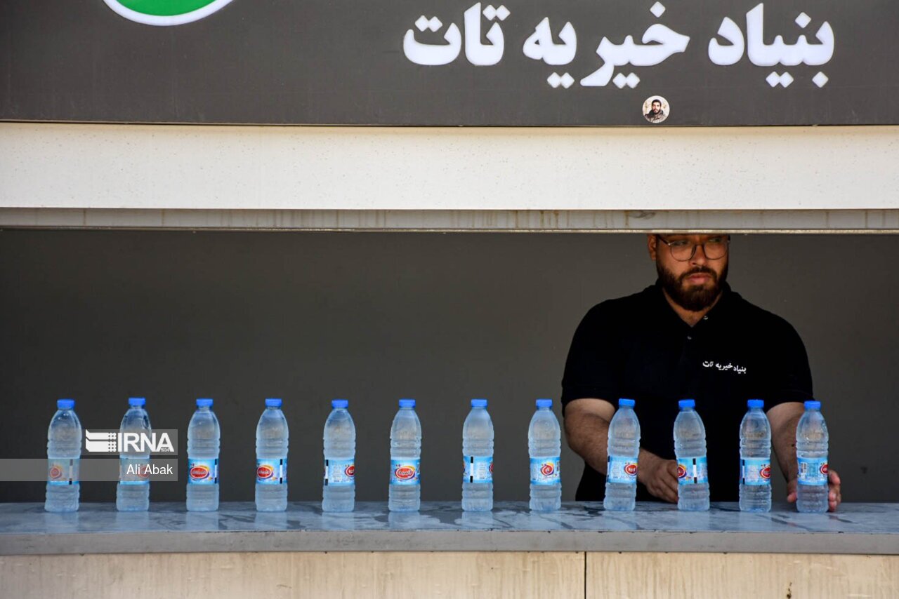 تصاویر: خدمت رسانی به زائران اربعین در مرز مهران